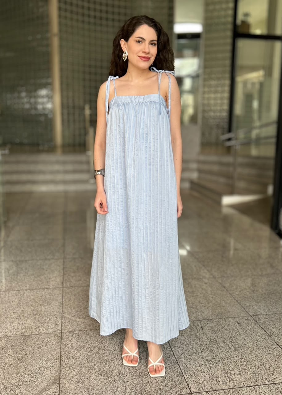 VESTIDO VISCOSTRIPE LONGO ALCAS AZUL CLARO VESTIDO VISCOSTRIPE LONGO ALCAS AZUL CLARO