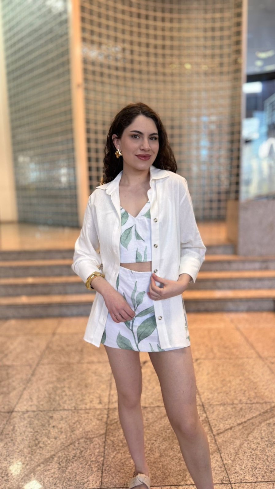 SHORT SAIA ESTAMPAMPADO CALVIN KLEIN SHORT SAIA ESTAMPAMPADO CALVIN KLEIN