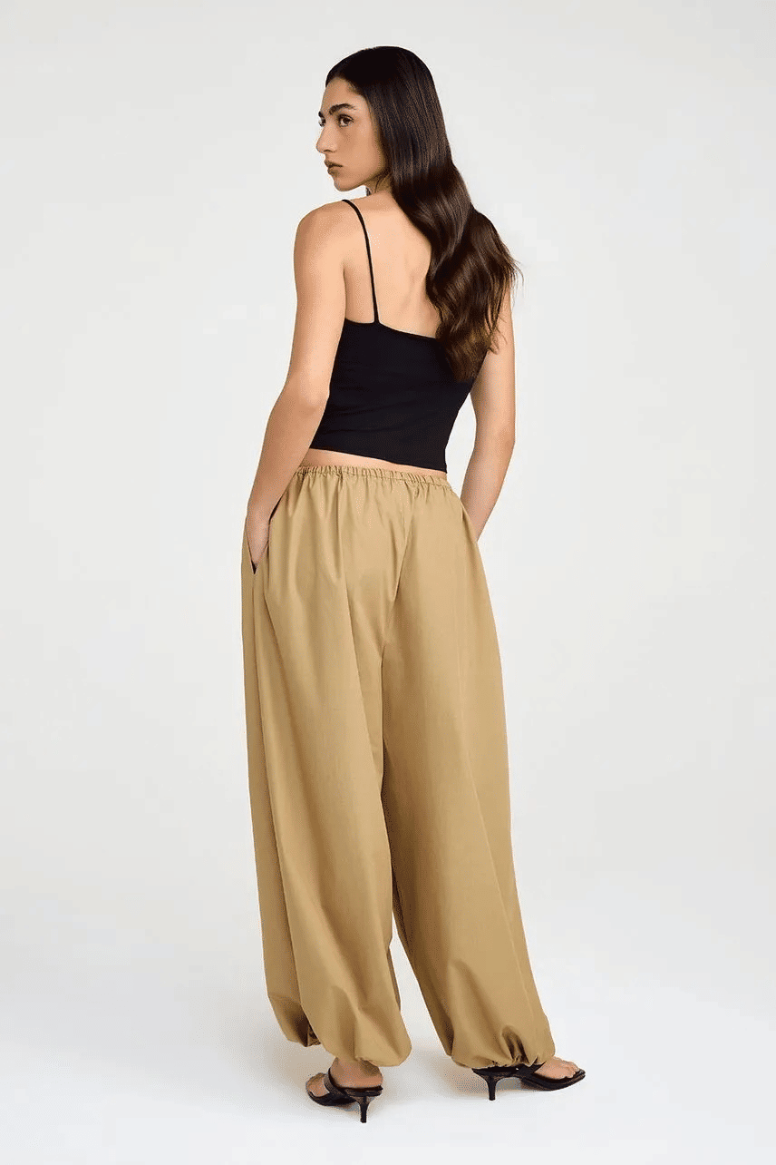 CALCA JULIETA BEGE TRENCH NV CALCA JULIETA BEGE TRENCH NV