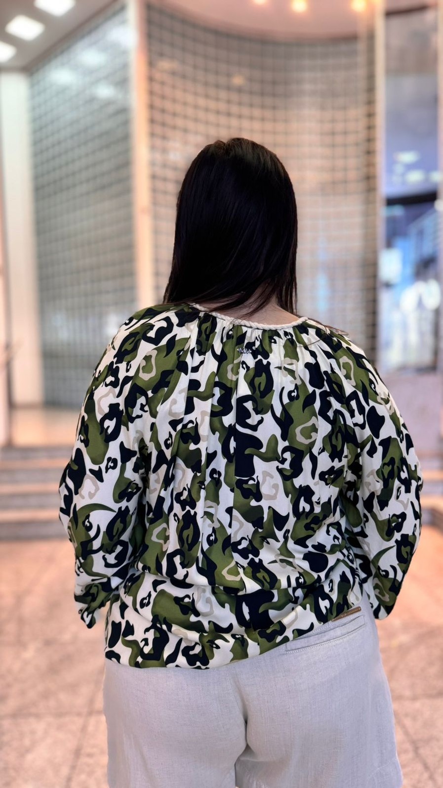 BATA DECOTE AMARRACAO COM CORDAO MARIA VALENTINA BATA DECOTE AMARRACAO COM CORDAO MARIA VALENTINA