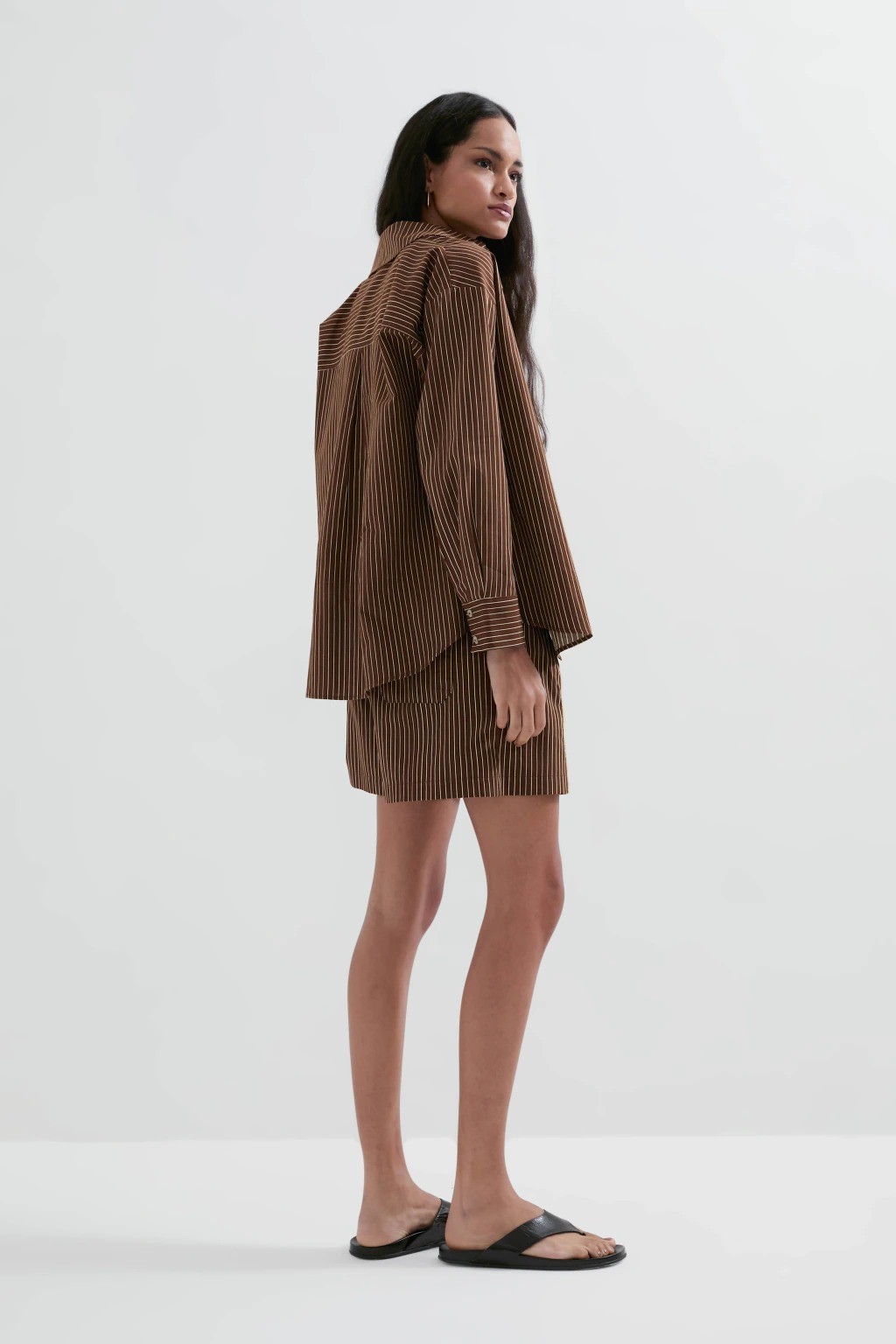 CAMISA MARGO LISTRAS MARROM