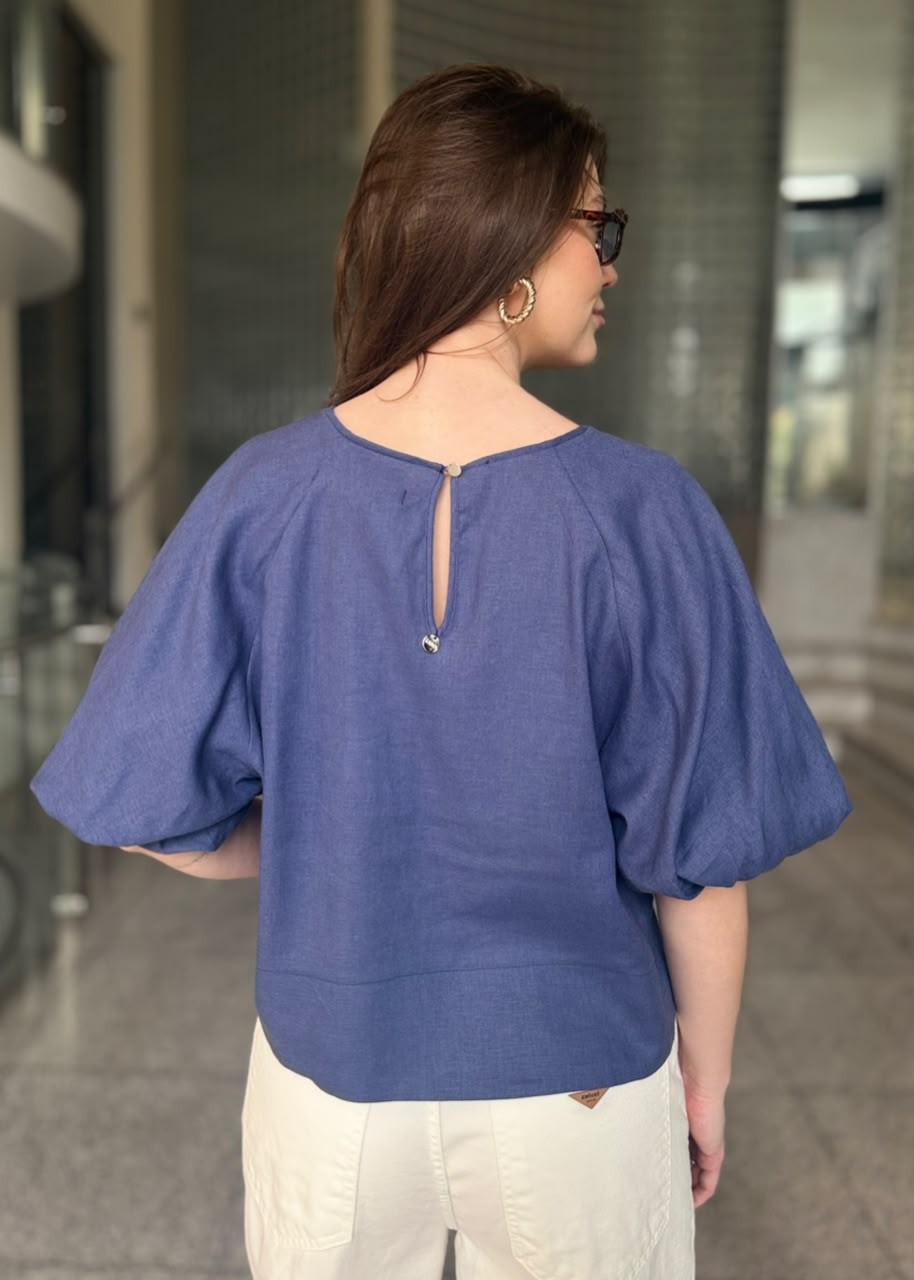 BLUSA MANGA BALONE COM LINHO AZUL LANÇA PERFUME BLUSA MANGA BALONE COM LINHO AZUL LANÇA PERFUME