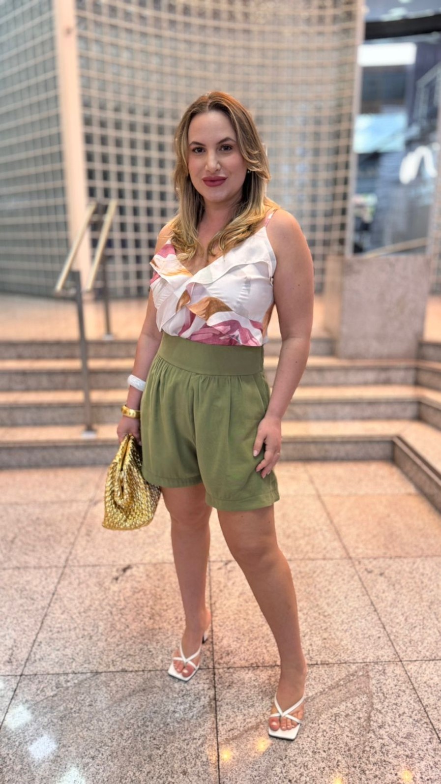 SHORT CINTURA  ALTA VERDE OLIVA LANÇA PERFUME SHORT CINTURA  ALTA VERDE OLIVA LANÇA PERFUME