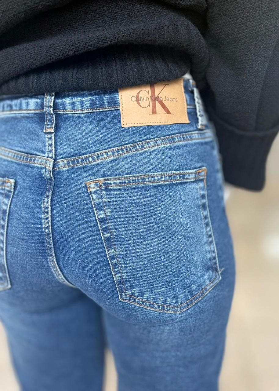 CALCA JEANS CROPPED STRAIGHT CALVIN KLEIN CALCA JEANS CROPPED STRAIGHT CALVIN KLEIN