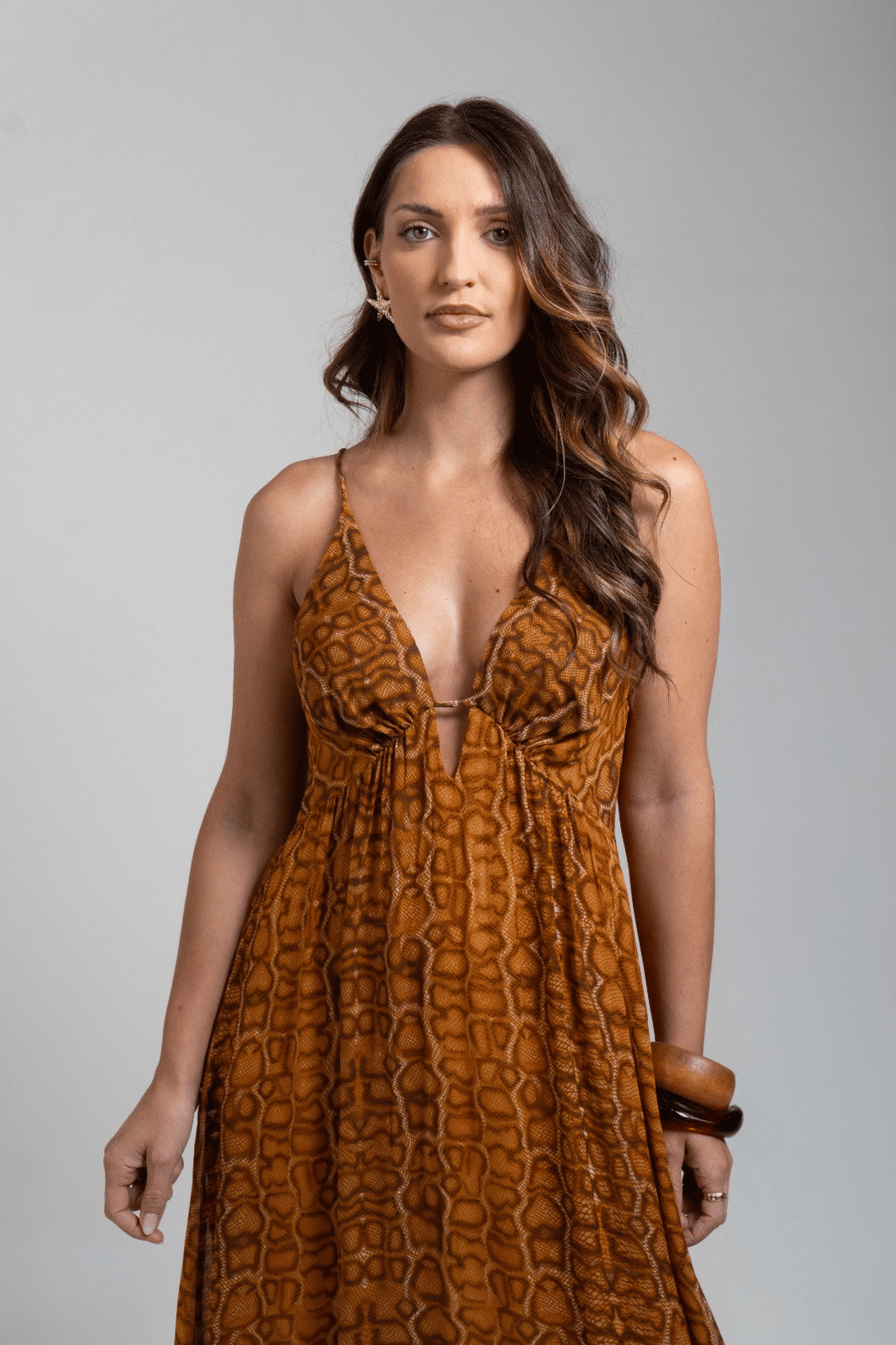 VESTIDO DE GEORGETTE MIDI BARRA BABADOS COBRA LAJEDO ANIMALE VESTIDO DE GEORGETTE MIDI BARRA BABADOS COBRA LAJEDO ANIMALE