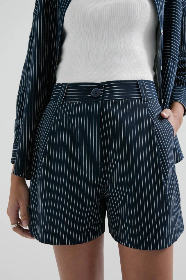 SHORTS MARGO LISTRAS AZUL MARINHO
