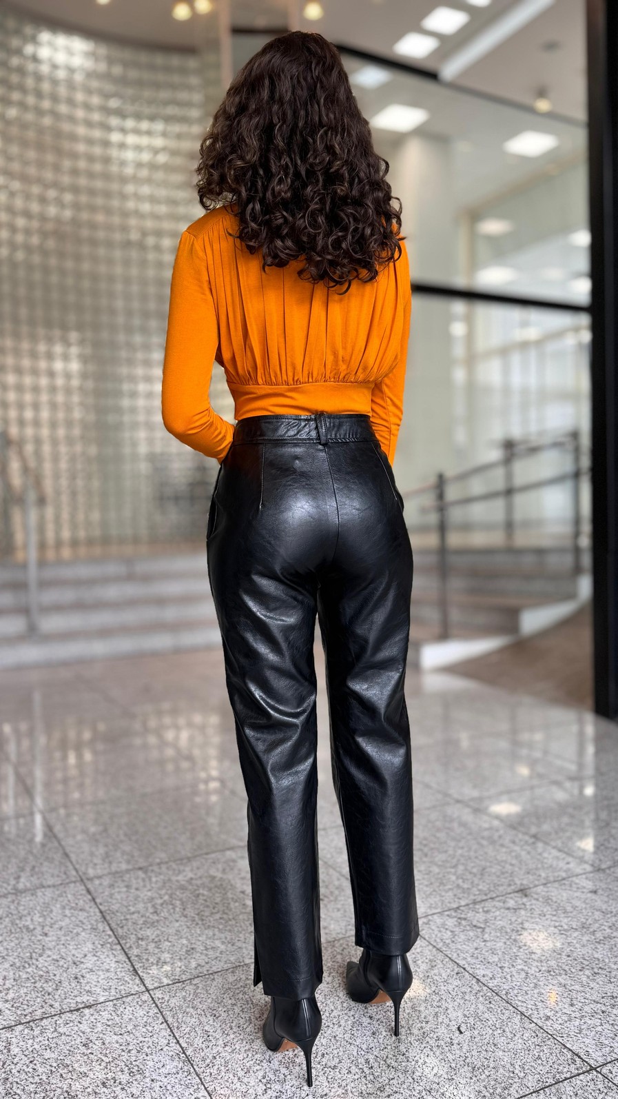 BLUSA DECOTE V FRANZIDO DESERTO ANIMALE BLUSA DECOTE V FRANZIDO DESERTO ANIMALE