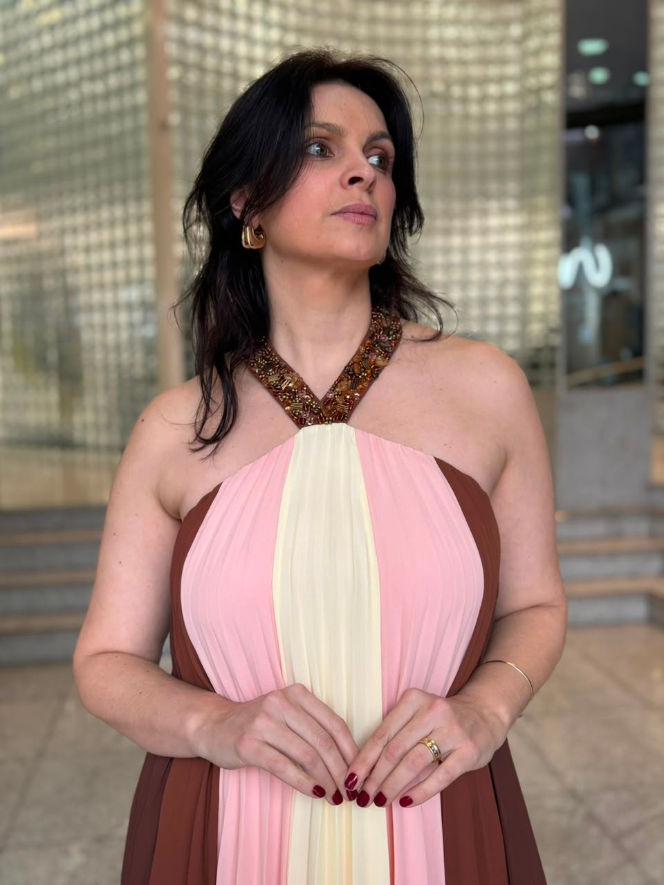 VESTIDO SOLTO DECOTE V SEM MANGA LONGO MORENA ROSA VESTIDO SOLTO DECOTE V SEM MANGA LONGO MORENA ROSA