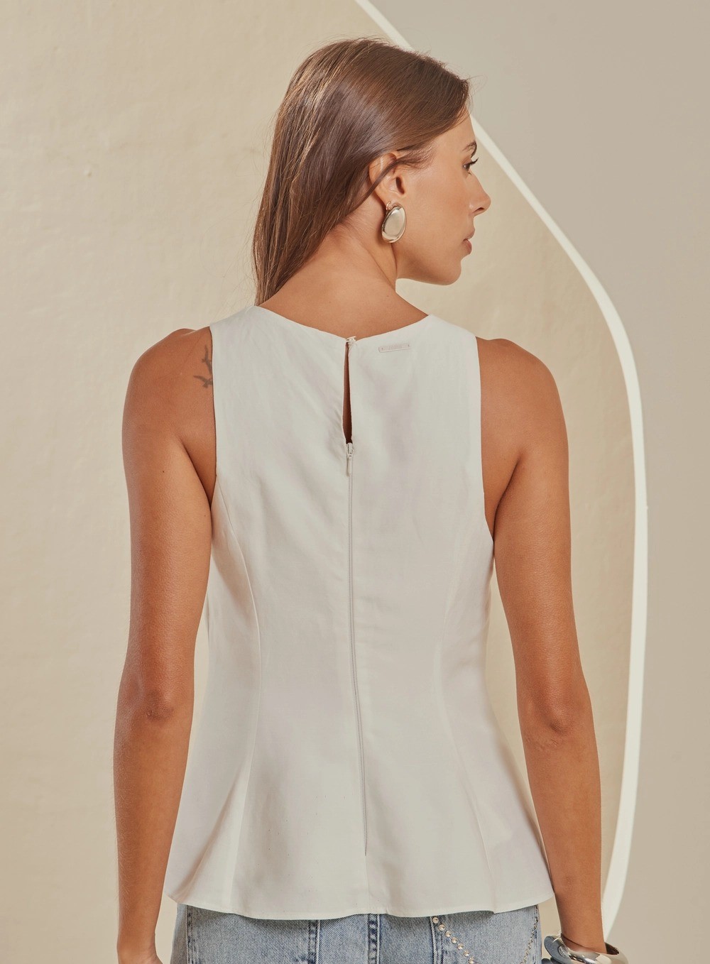 BLUSA LINHO OFF SHELL OFF WHITE FORUM BLUSA LINHO OFF SHELL OFF WHITE FORUM