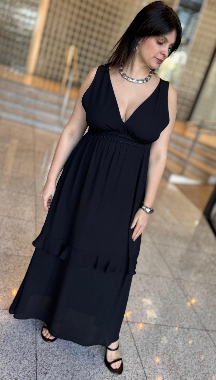 VESTIDO SOLTO DECOTE V COM ALCA MIDI MORENA ROSA