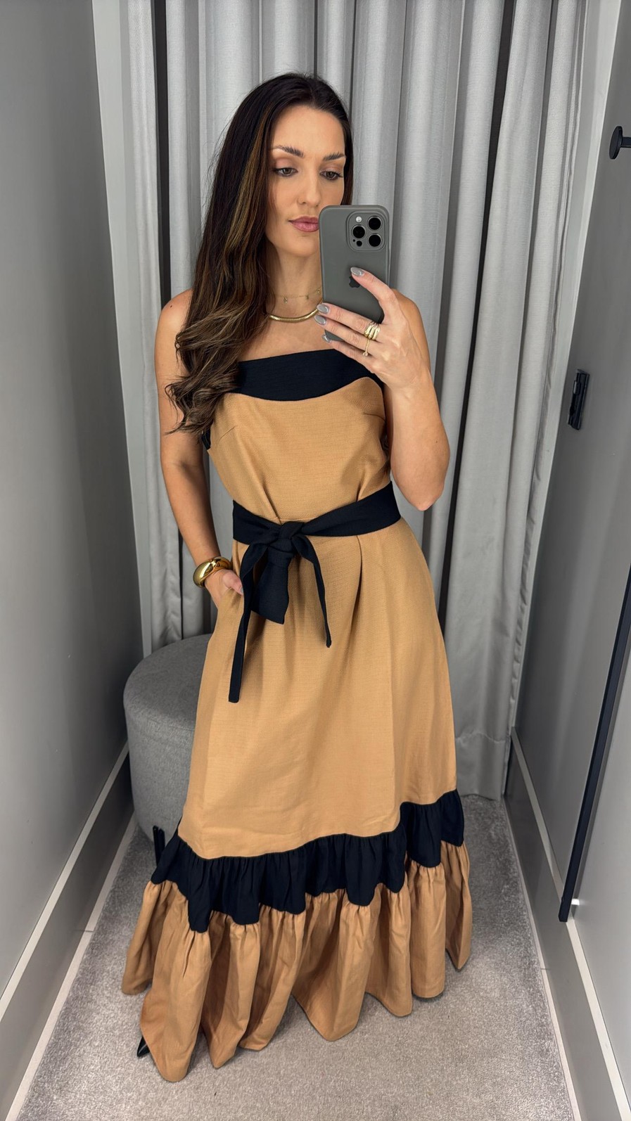VESTIDO SUPER MIDI BICOLOR DE ALÇAS COM FAIXA LANÇA PERFUME