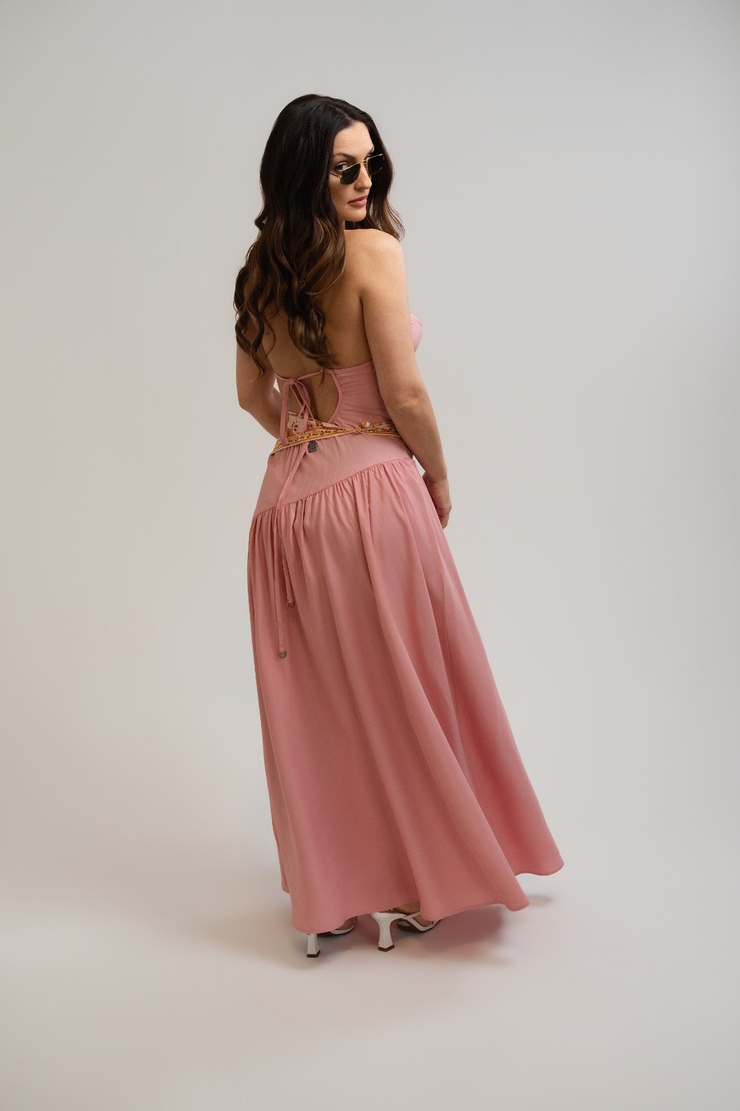 VESTIDO LONGO DECOTE ASSIMÉTRICO E RECORTE ICE PINK COLCCI VESTIDO LONGO DECOTE ASSIMÉTRICO E RECORTE ICE PINK COLCCI