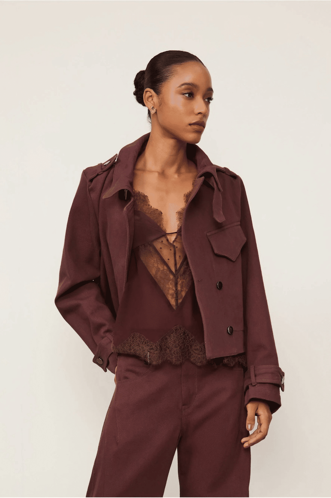 TRENCH DE SARJA CURTO BOHO MARROM ANIMALE TRENCH DE SARJA CURTO BOHO MARROM ANIMALE
