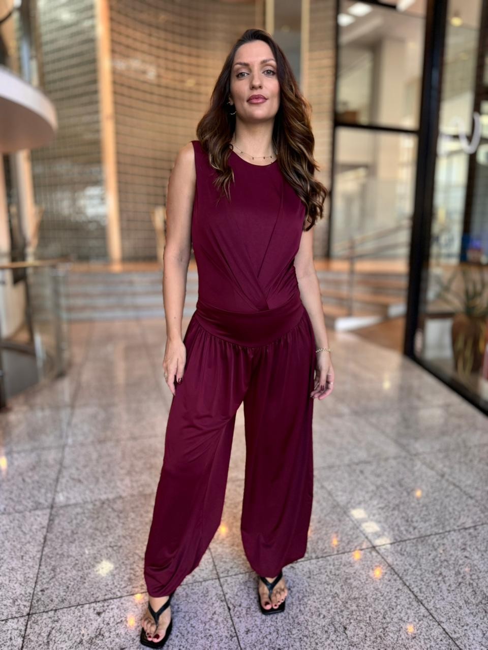 CONJUNTO CALCA E  BODY BORDO