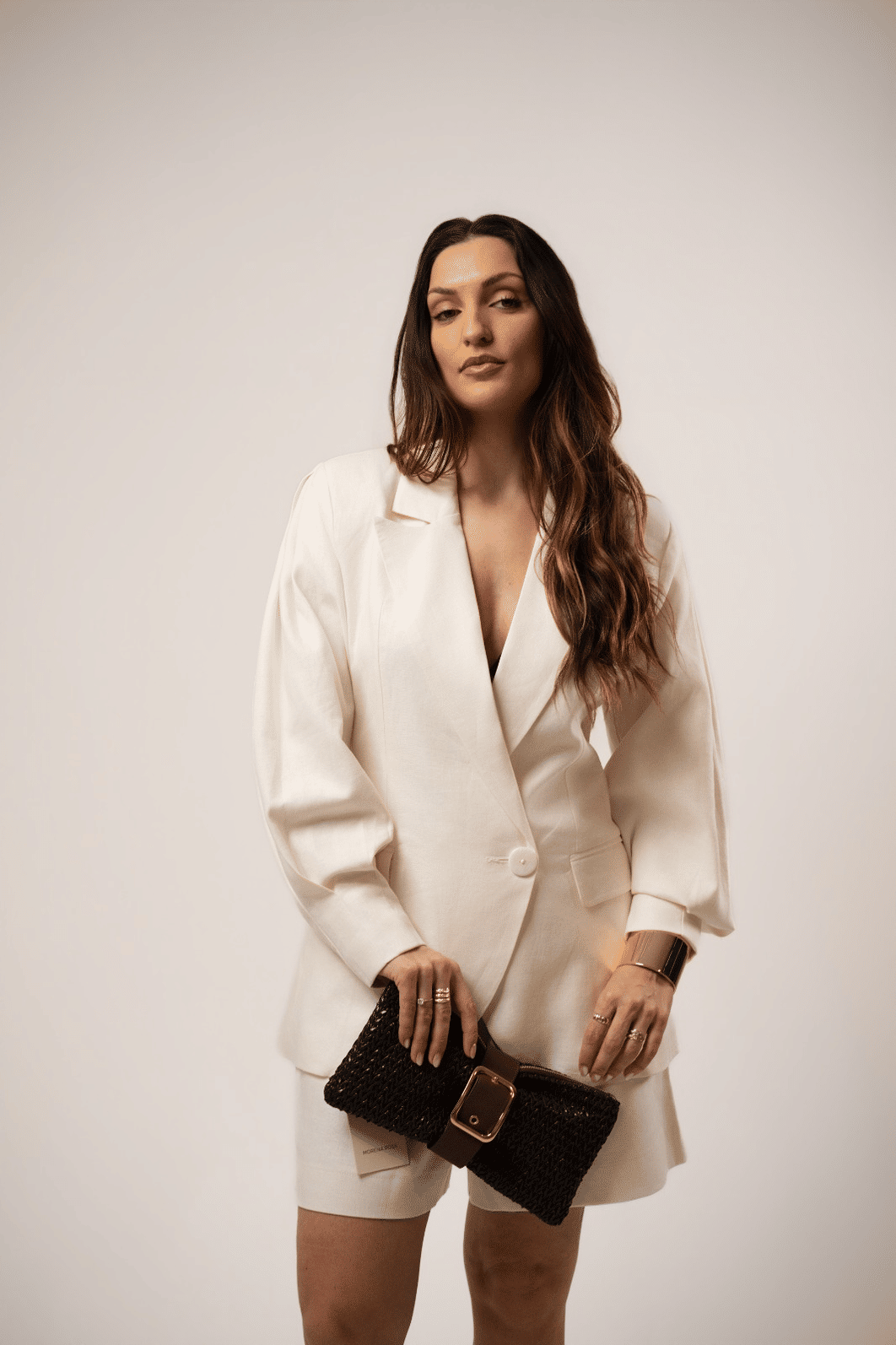 BLAZER MANGA BUFANTE COM LINHO OFF WHITE LANÇA PERFUME BLAZER MANGA BUFANTE COM LINHO OFF WHITE LANÇA PERFUME
