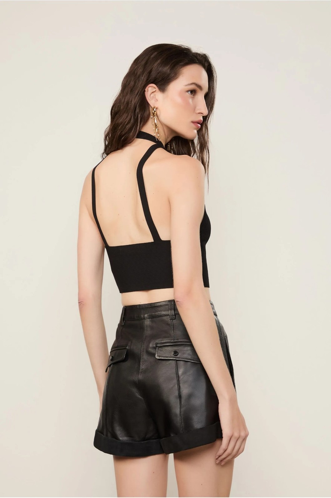 TOP HALTER LISO TRICOT DECOTE COSTAS PRETO ANIMALE TOP HALTER LISO TRICOT DECOTE COSTAS PRETO ANIMALE