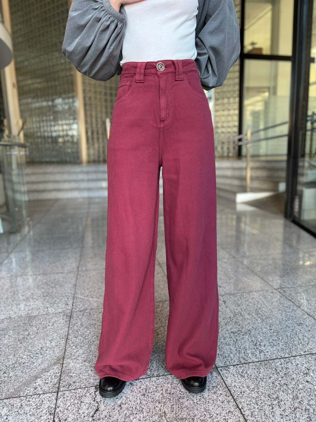 CALCA SARJA RELAXED HIGH BORDO LANÇA PERFUME