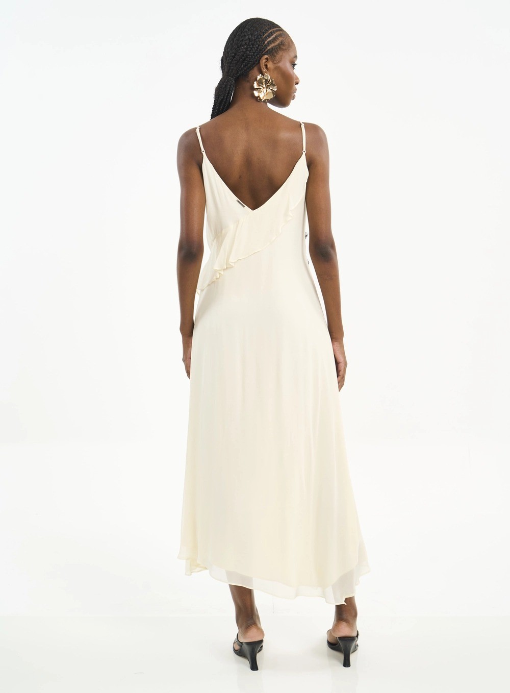 VESTIDO LONGO COM RENDA E BABADOS BEGE AFFOGATO COLCCI VESTIDO LONGO COM RENDA E BABADOS BEGE AFFOGATO COLCCI