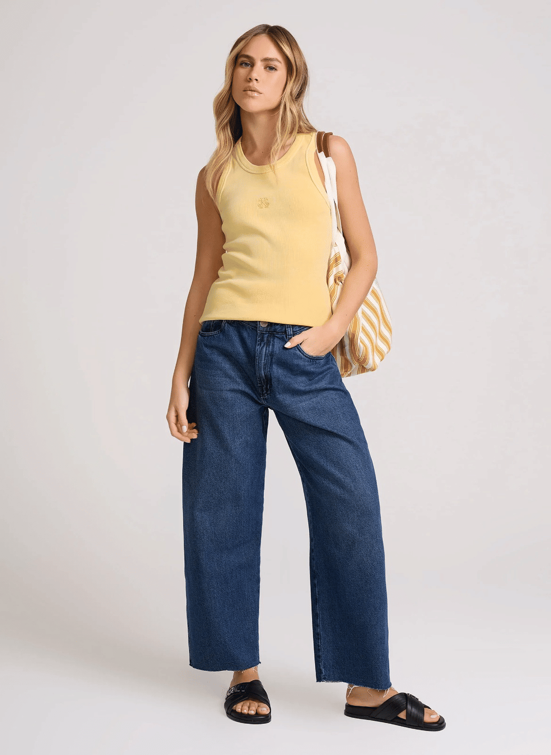 CALCA BALLON GUAYAMA JEANS ESCURO JOHN JOHN CALCA BALLON GUAYAMA JEANS ESCURO JOHN JOHN