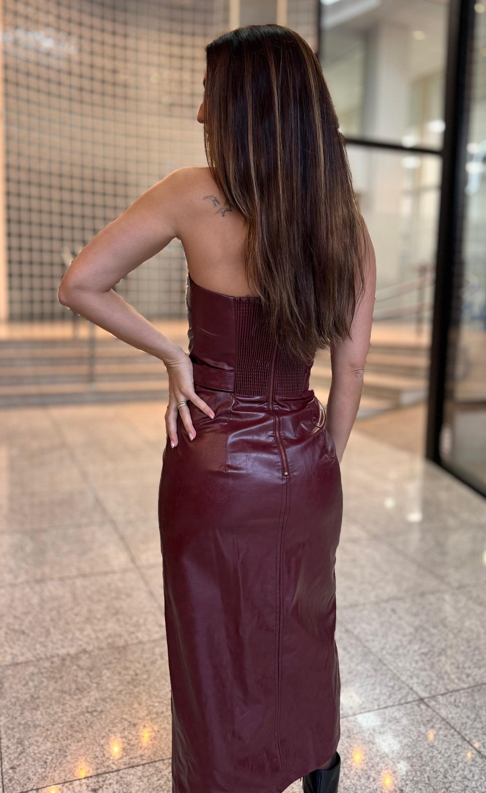 VESTIDO P.U AJUSTADO MIDI BORDO MORENA ROSA