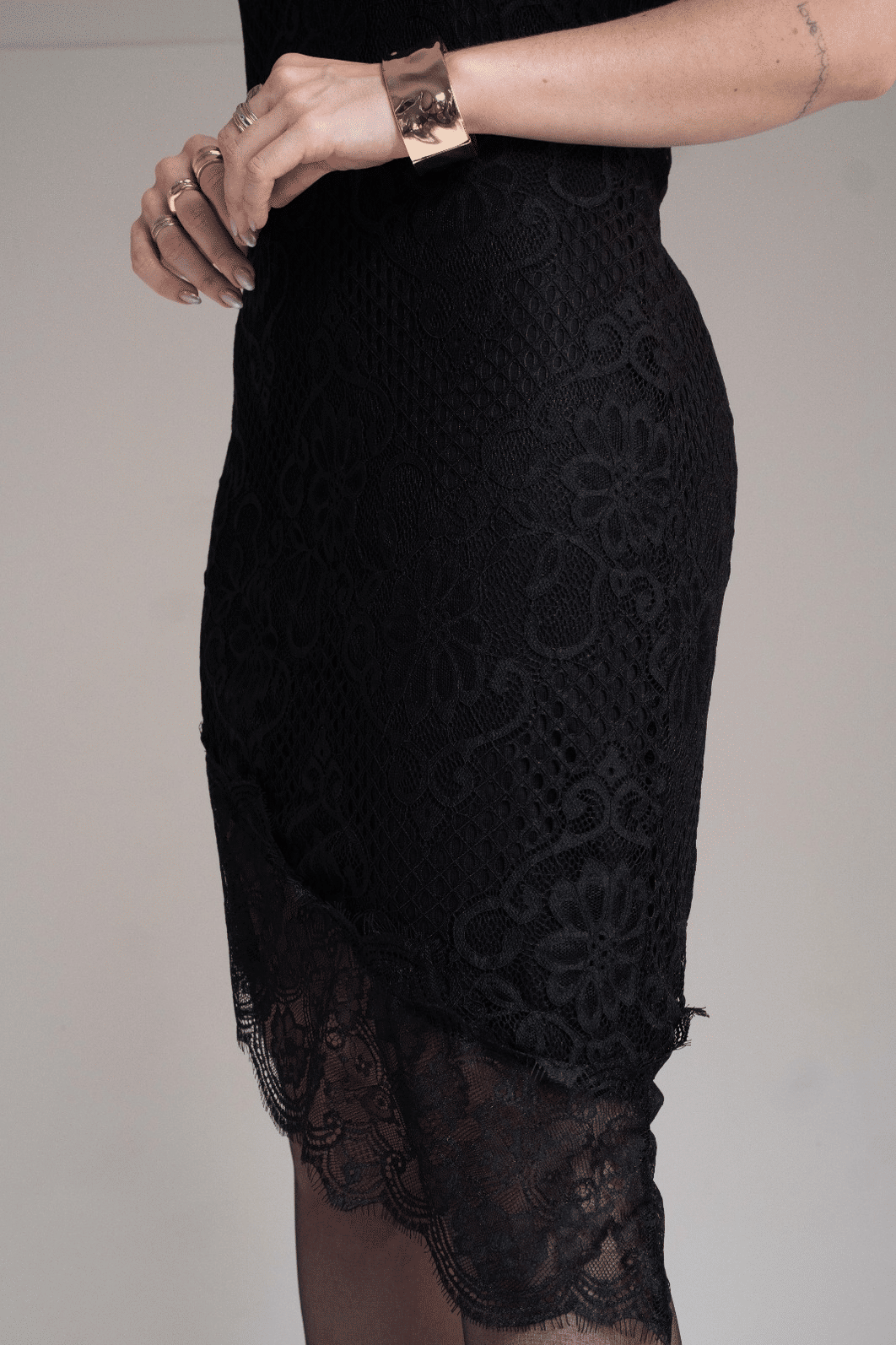 VESTIDO CURTO RENDA PRETO COLCCI VESTIDO CURTO RENDA PRETO COLCCI
