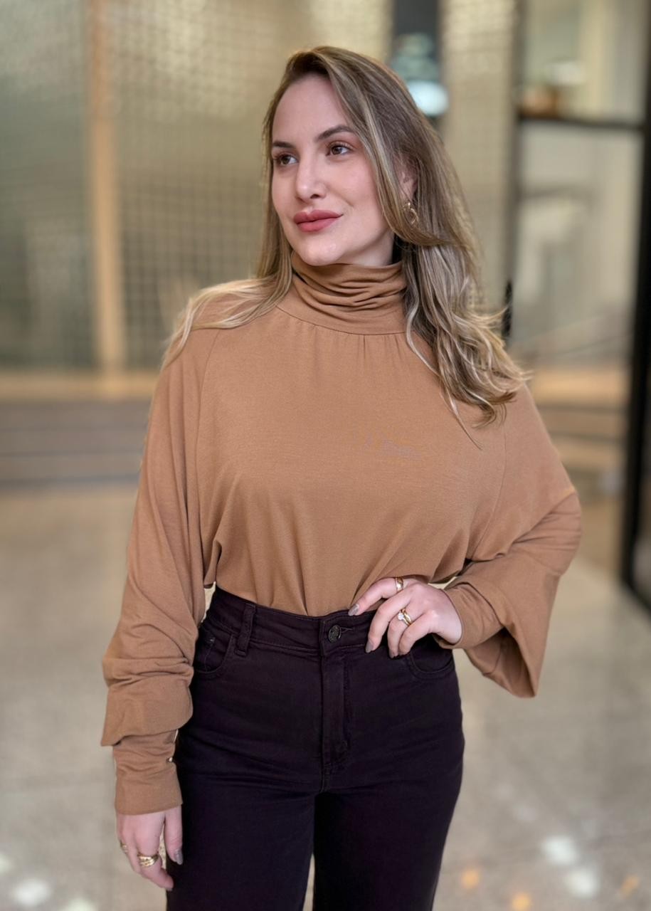 BLUSA MANGA LONGA GOLA ALTA BLUSA MANGA LONGA GOLA ALTA