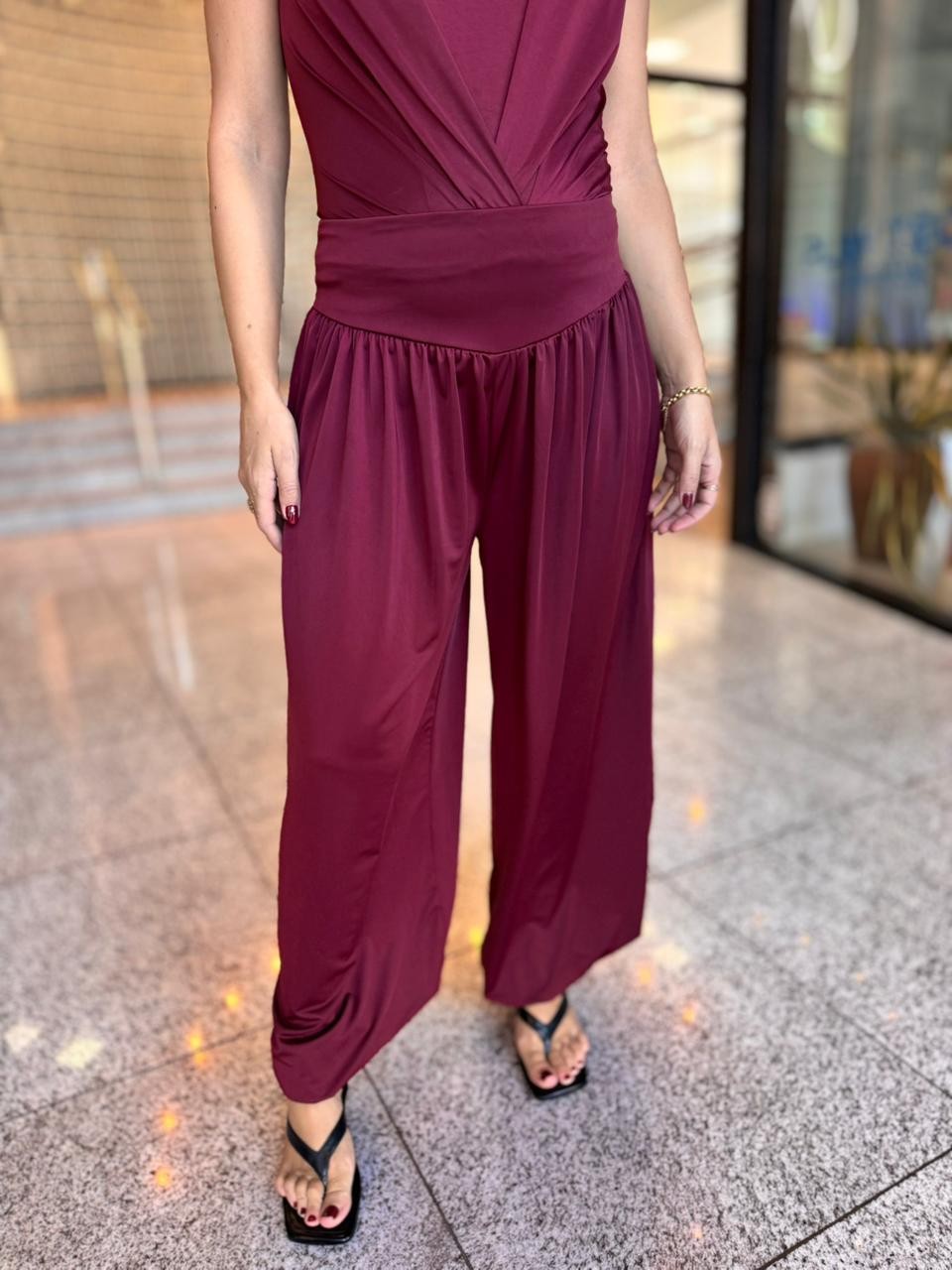 CONJUNTO CALCA E  BODY BORDO