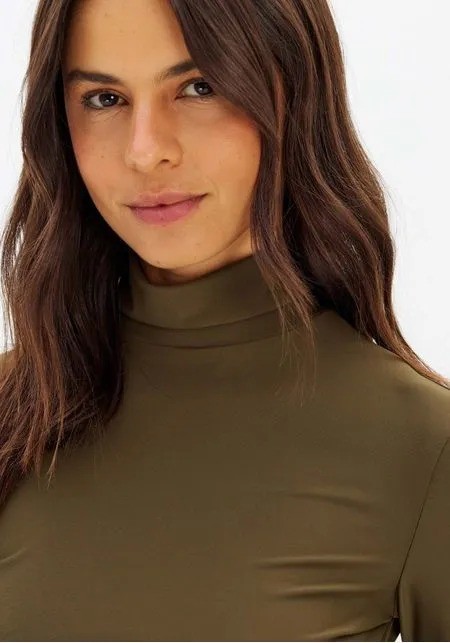 BLUSA GOLA ALTA COM MANGA LONGA VERDE LANÇA PERFUME BLUSA GOLA ALTA COM MANGA LONGA VERDE LANÇA PERFUME