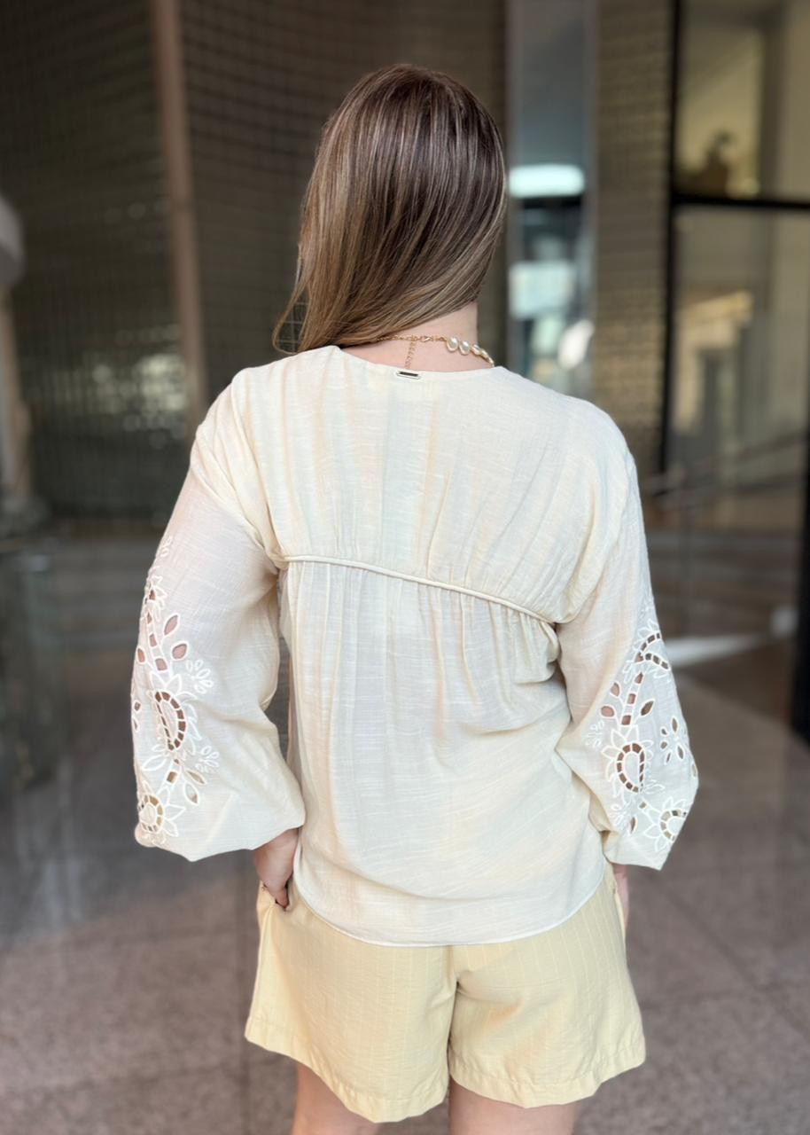 BLUSA SOLTA DECOTE V MANGA PADRAO MORENA ROSA BLUSA SOLTA DECOTE V MANGA PADRAO MORENA ROSA