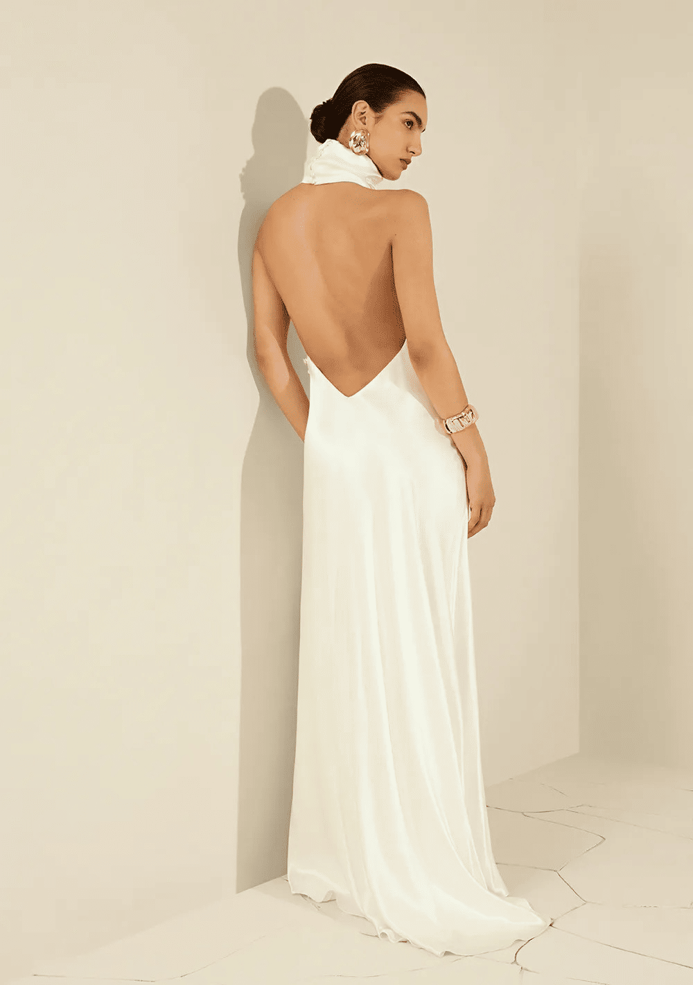 VESTIDO AJUSTADO GOLA ALTA SEM MANGA LONGO OFF WHITE MORENA ROSA