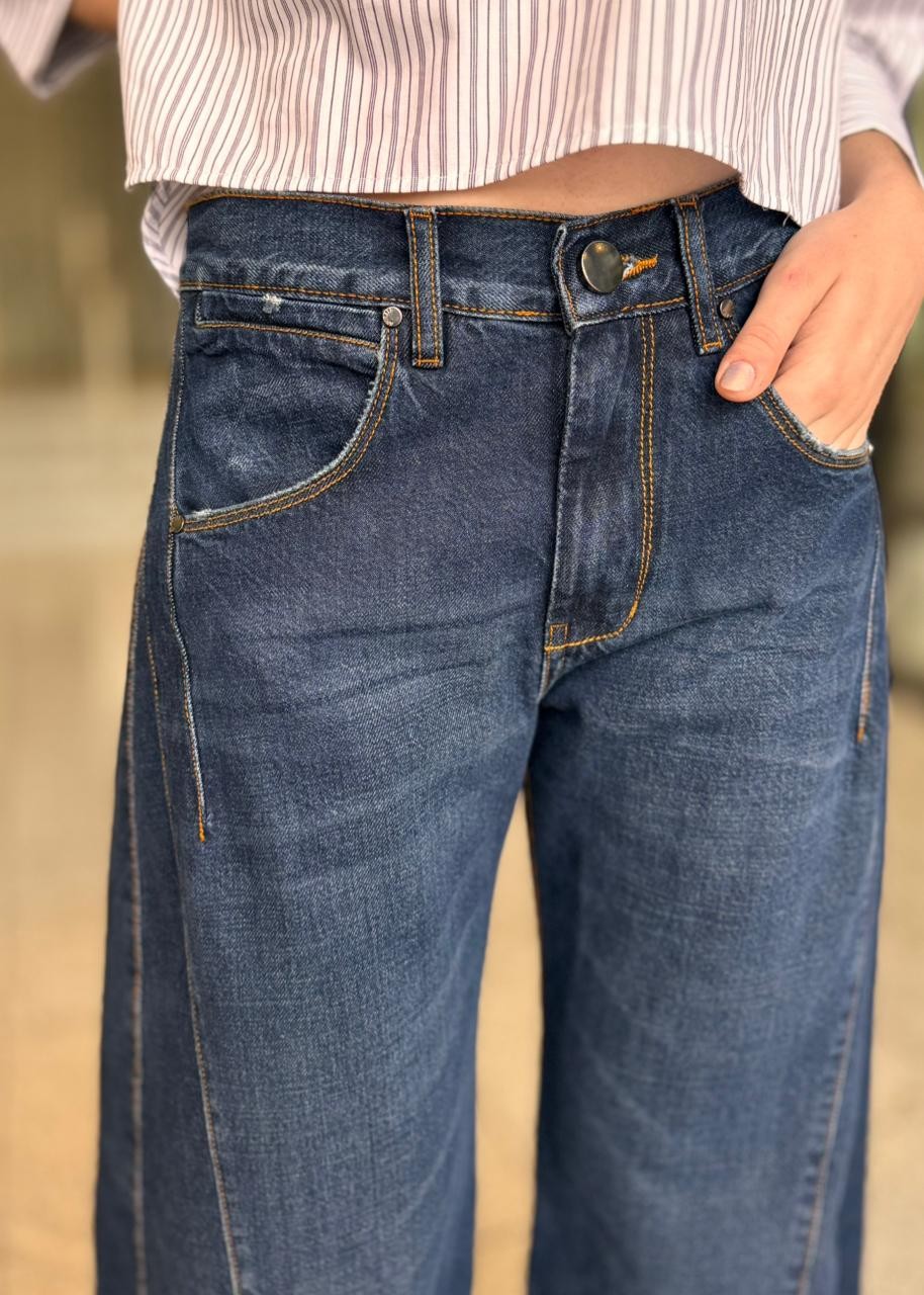 CALÇA JEANS RETA RECORTE LATERAL CINTURA ANIMALE CALÇA JEANS RETA RECORTE LATERAL CINTURA ANIMALE