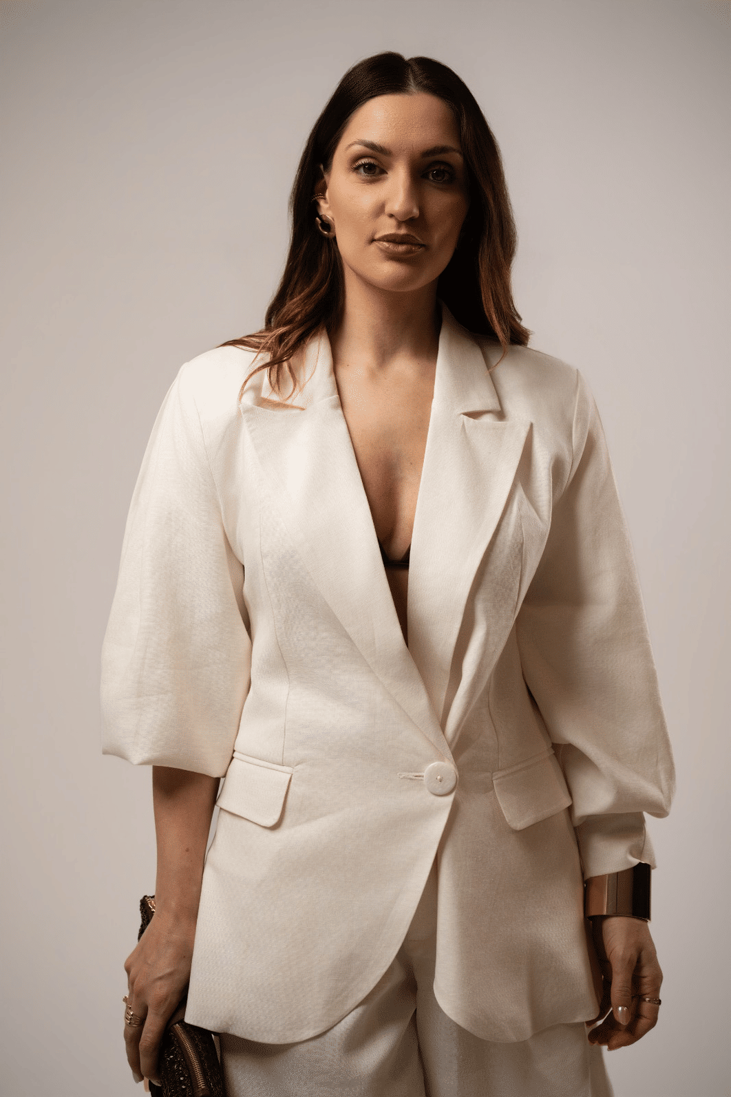 BLAZER MANGA BUFANTE COM LINHO OFF WHITE LANÇA PERFUME BLAZER MANGA BUFANTE COM LINHO OFF WHITE LANÇA PERFUME