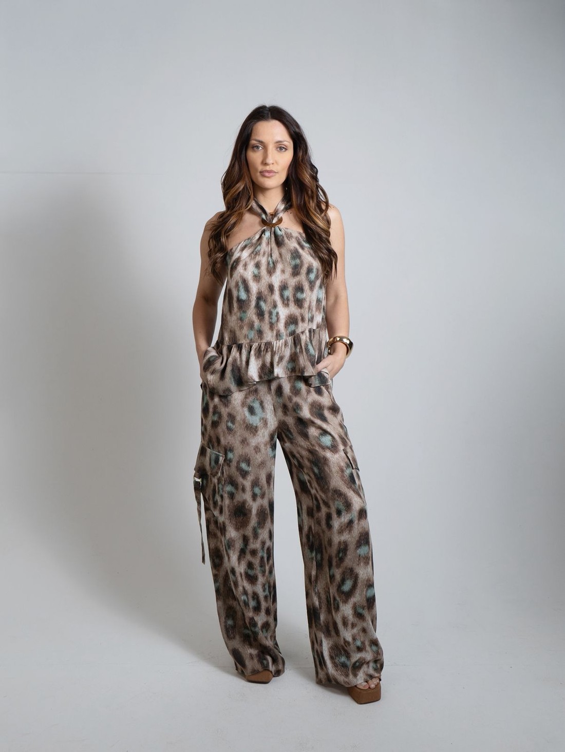 REGATA SOLTA CAVA FRANCESA ALONGADA MORENA ROSA REGATA SOLTA CAVA FRANCESA ALONGADA MORENA ROSA