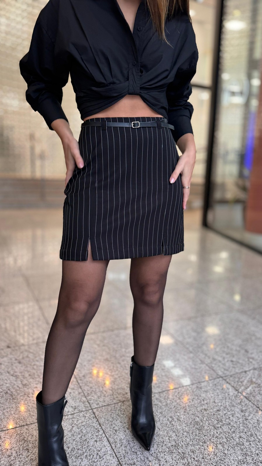 SAIA CURTA ALFAIATARIA COM CINTO - LT-PRETO/OFF WHITE / 36 [MOR]