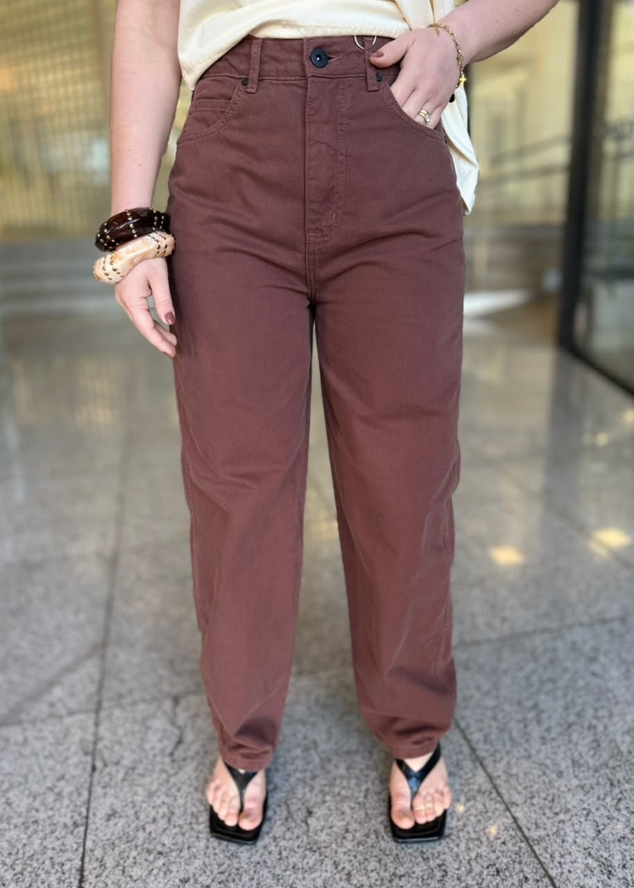 CALCA SARJA JOANA BARRIL MARROM TIRAMISU COLCCI CALCA SARJA JOANA BARRIL MARROM TIRAMISU COLCCI