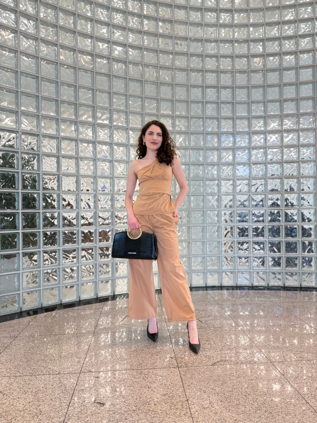 REGATA AJUSTADA UM OMBRO SO PADRAO CAMEL MORENA ROSA REGATA AJUSTADA UM OMBRO SO PADRAO CAMEL MORENA ROSA