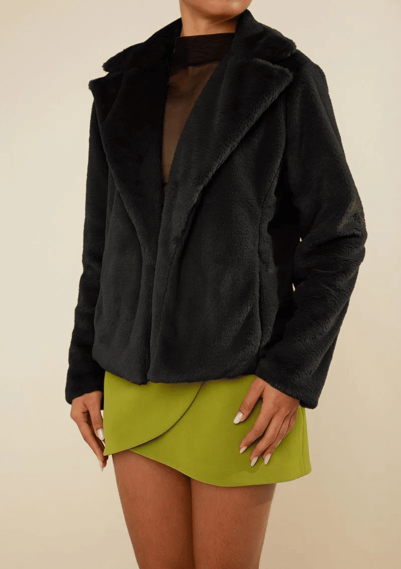 CASACO OVERSIZED DE PELOS MORENA ROSA CASACO OVERSIZED DE PELOS MORENA ROSA