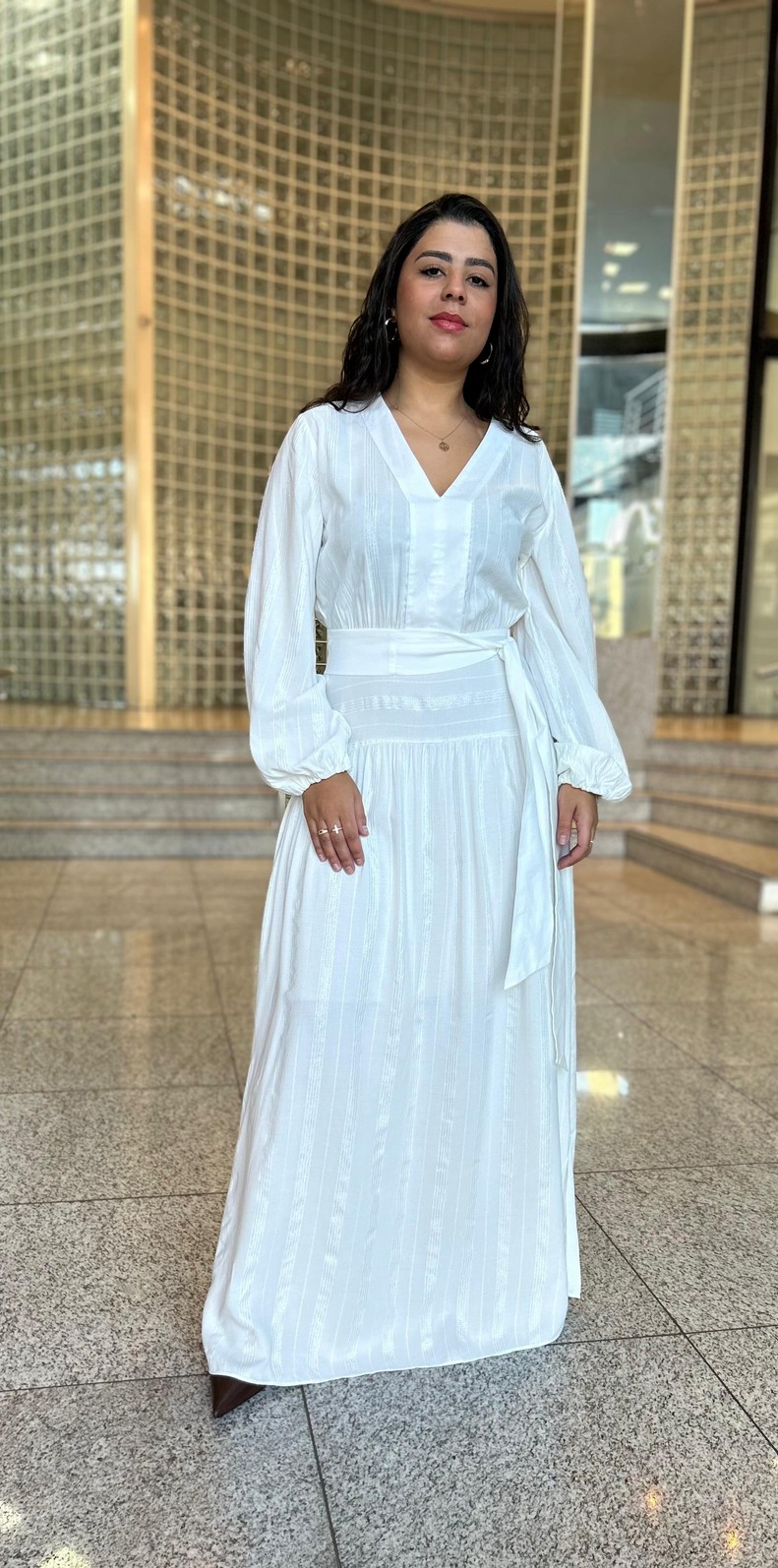 VESTIDO AJUSTADO MANGA LONGA BRANCO MORENA ROSA