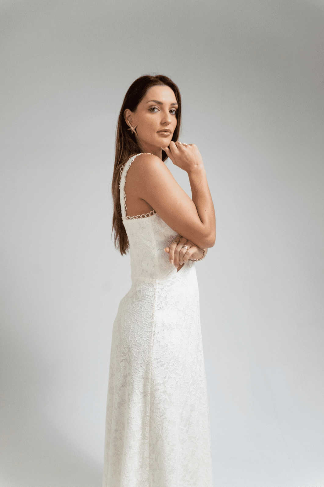 VESTIDO LONGO COM RENDA OFF WHITE LANÇA PERFUME VESTIDO LONGO COM RENDA OFF WHITE LANÇA PERFUME