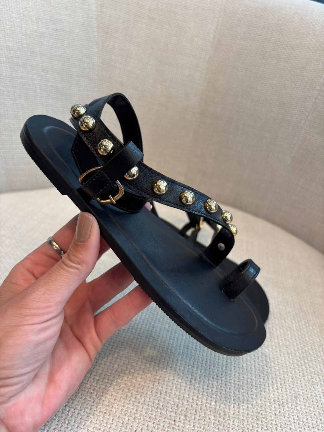 SANDALIA RASTEIRA DETALHE TACHAS PRETO MORENA ROSA SANDALIA RASTEIRA DETALHE TACHAS PRETO MORENA ROSA