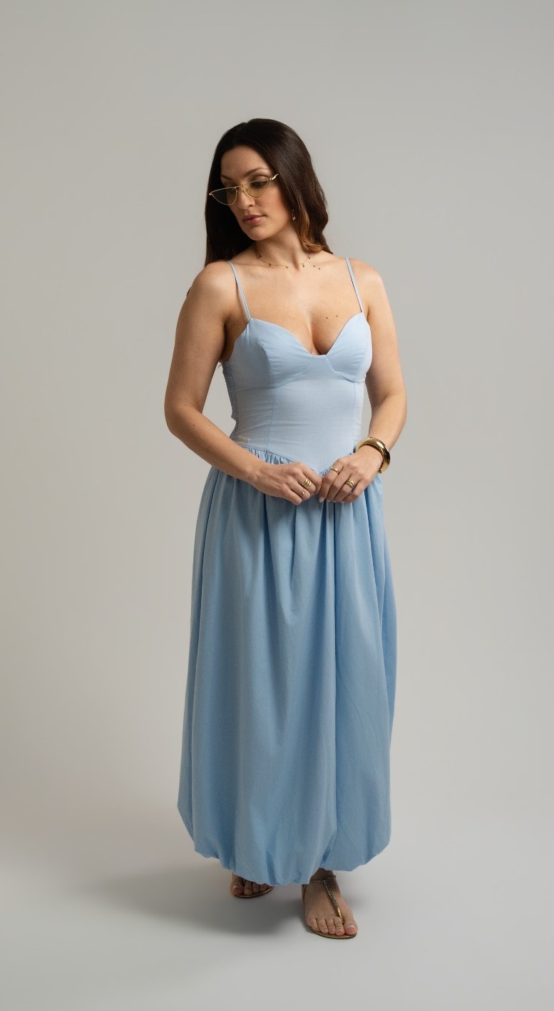 VESTIDO MIDI COM ALÇAS E SAIA BALONÊ AZUL TRANQUIL COLCCI VESTIDO MIDI COM ALÇAS E SAIA BALONÊ AZUL TRANQUIL COLCCI