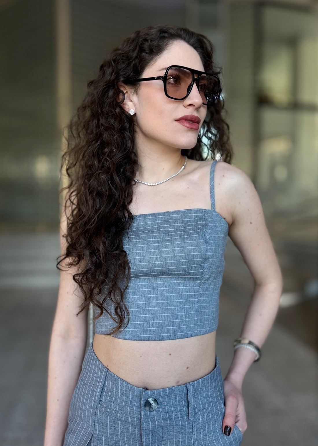 CONJUNTO COM TRÊS PEÇAS CINZA CONJUNTO COM TRÊS PEÇAS CINZA