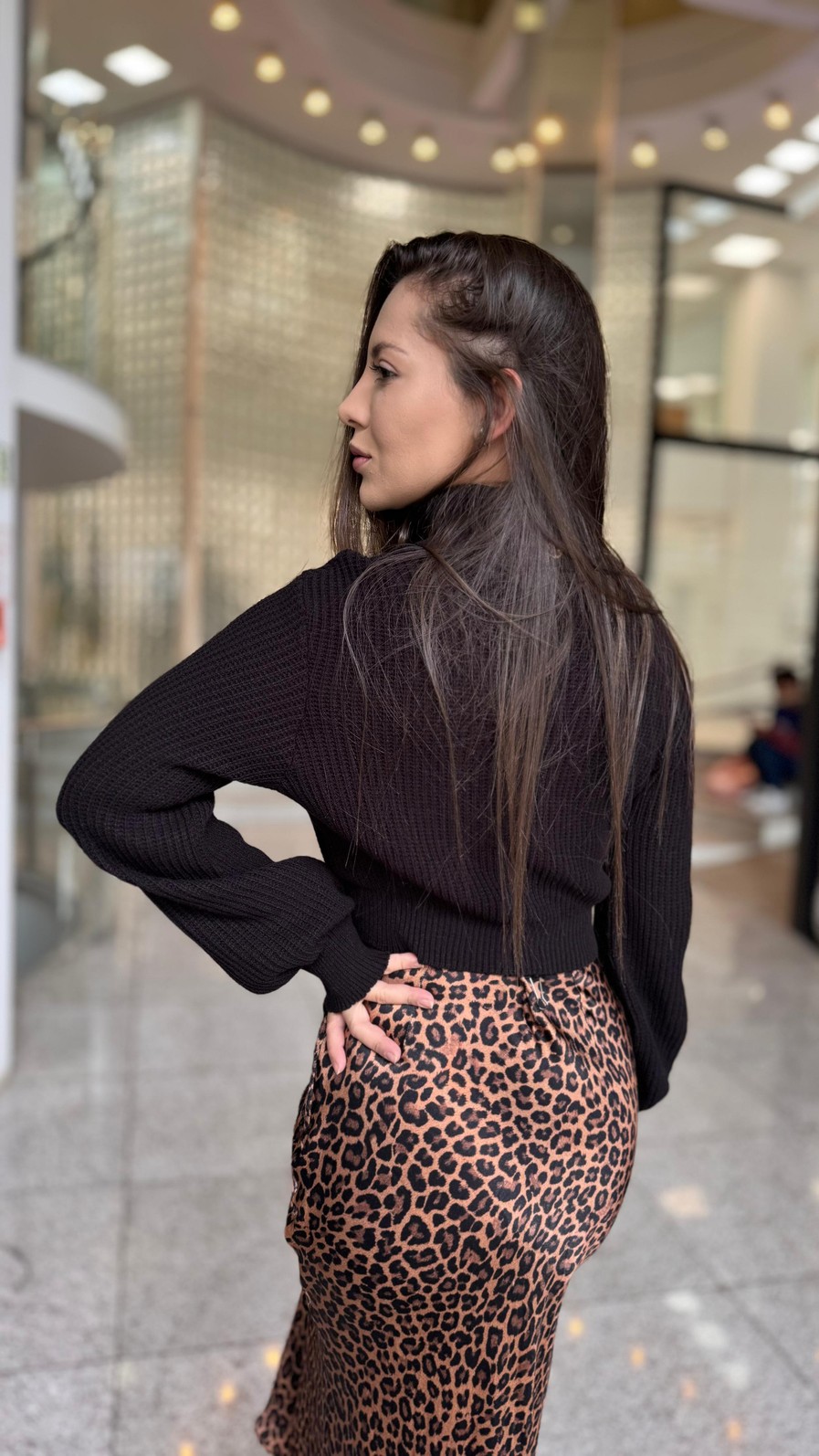 BLUSA MANGA LONGA ABERTURA LATERAL PRETO MORENA ROSA