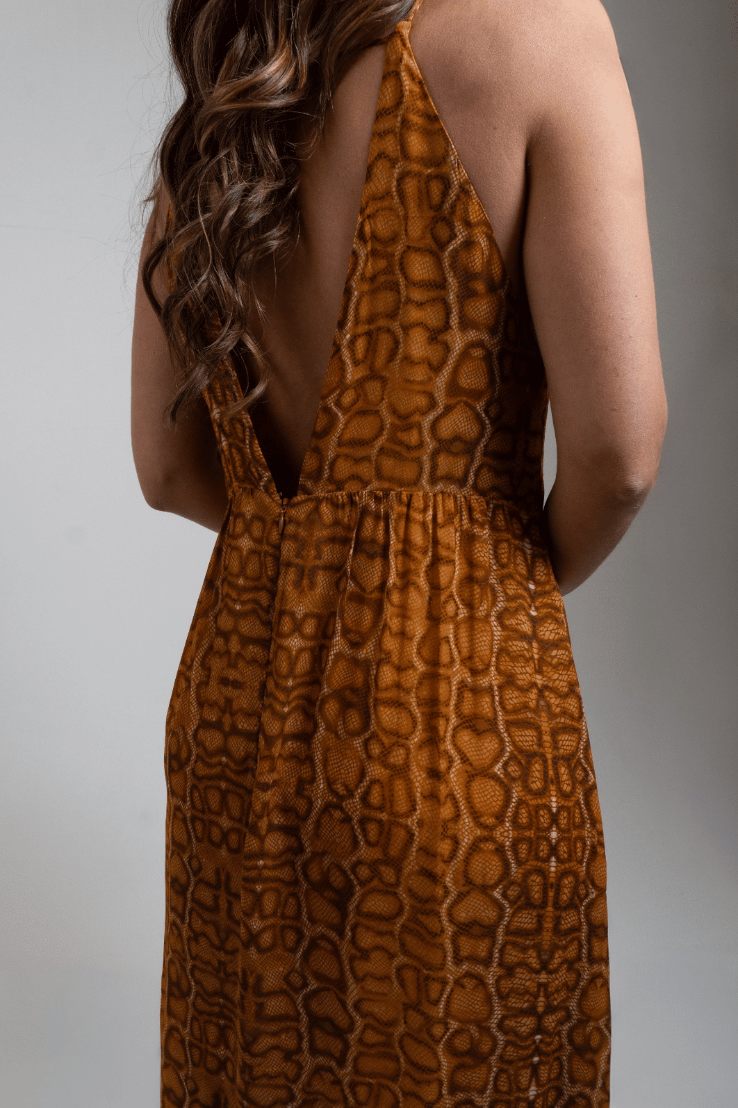 VESTIDO DE GEORGETTE MIDI BARRA BABADOS COBRA LAJEDO ANIMALE VESTIDO DE GEORGETTE MIDI BARRA BABADOS COBRA LAJEDO ANIMALE