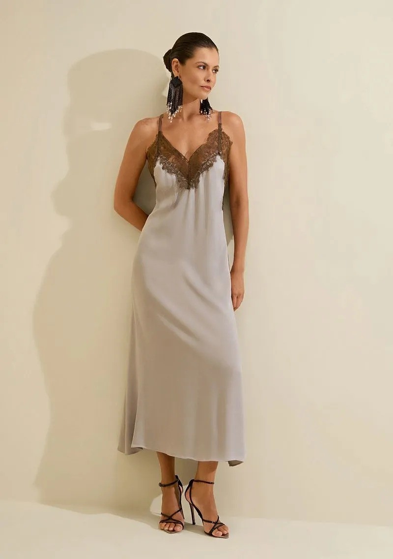 VESTIDO CETIM SOLTO DECOTE V COM ALÇA MIDI MORENA ROSA VESTIDO CETIM SOLTO DECOTE V COM ALÇA MIDI MORENA ROSA
