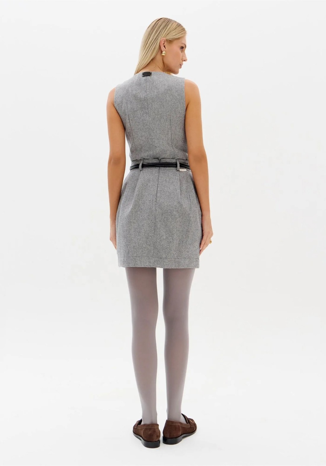 SHORT SAIA COM CINTURA MÉDIA LANÇA PERFUME