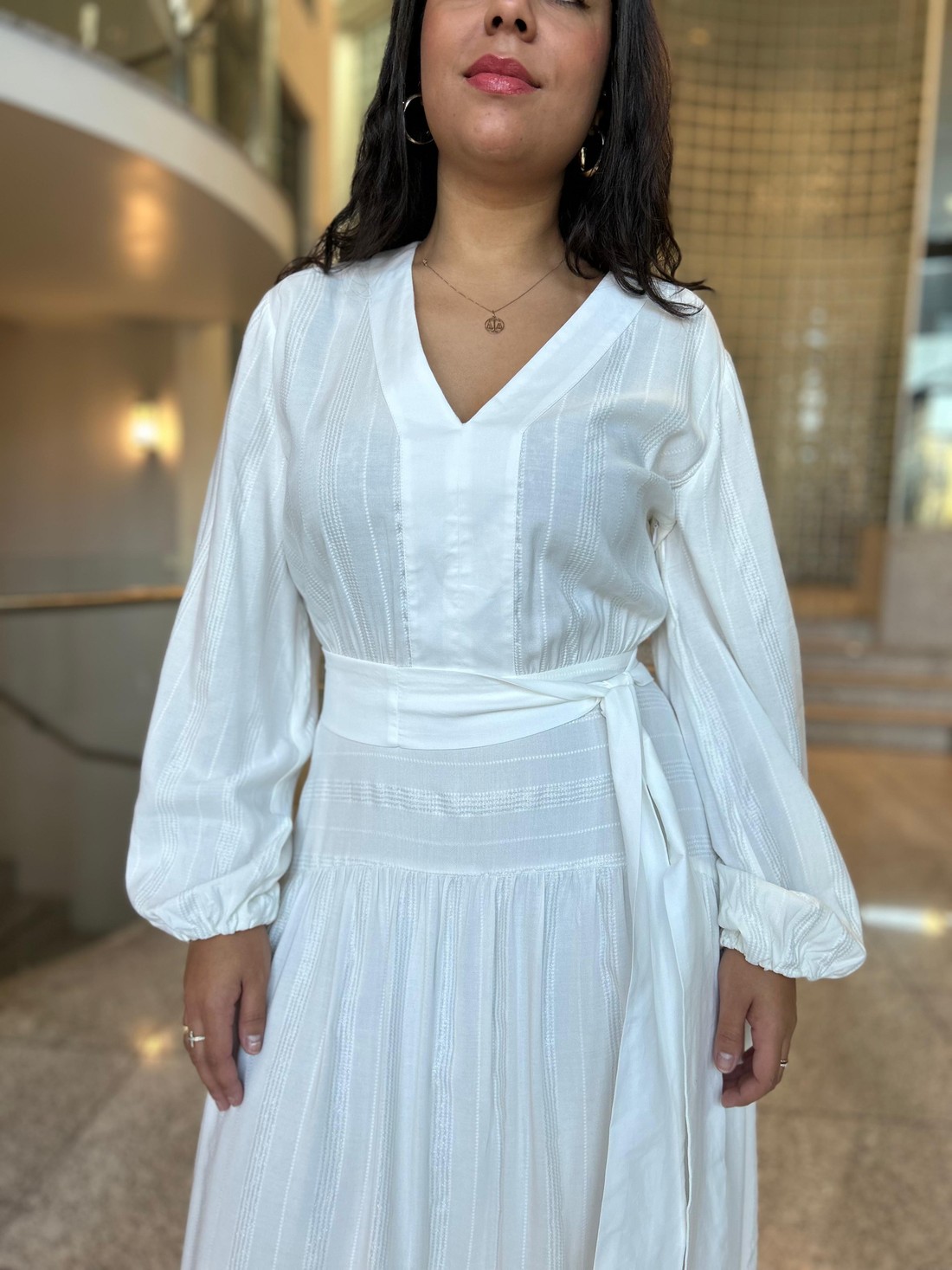 VESTIDO AJUSTADO MANGA LONGA BRANCO MORENA ROSA