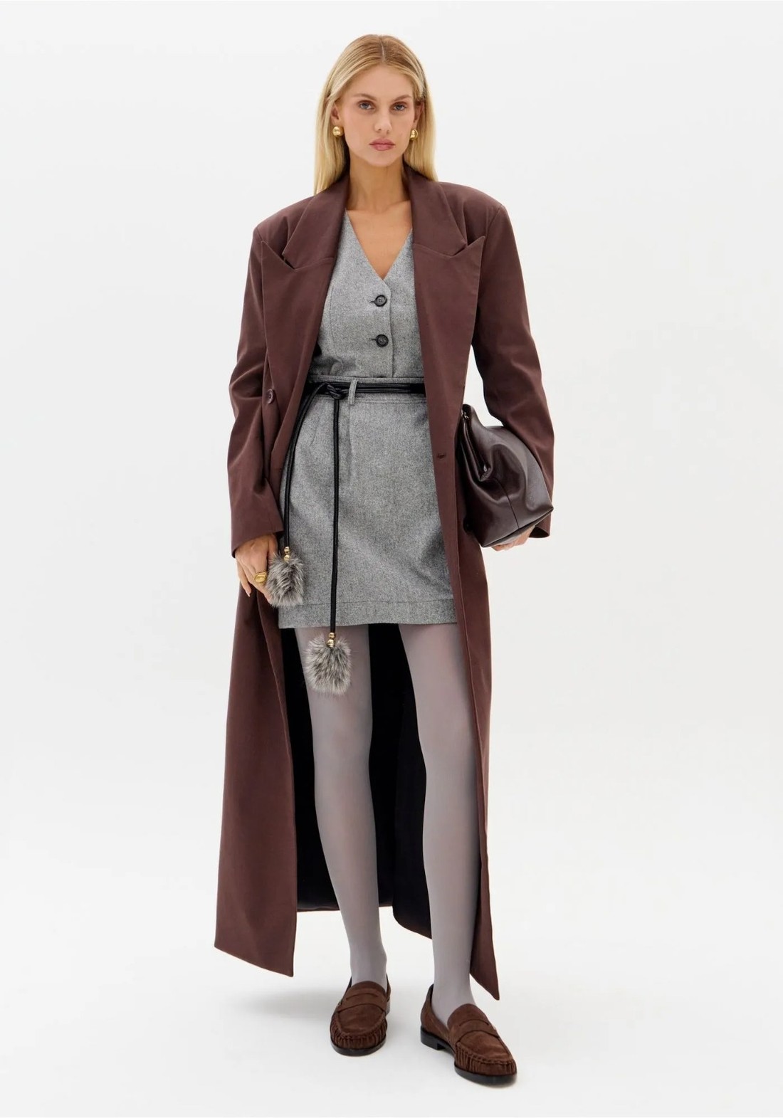 SHORT SAIA COM CINTURA MÉDIA LANÇA PERFUME