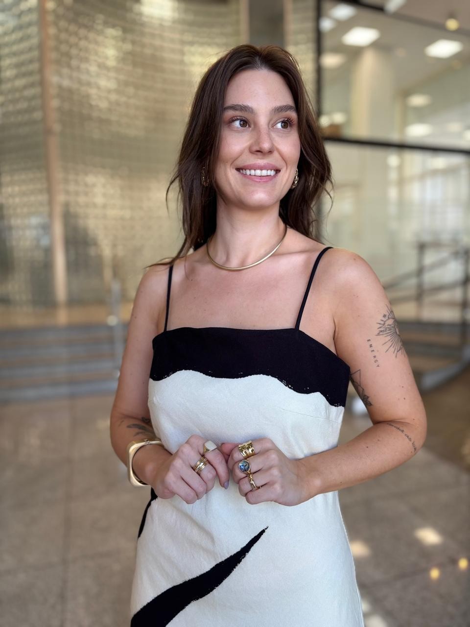 VESTIDO SUPER MIDI DE ALCA LANÇA PERFUME VESTIDO SUPER MIDI DE ALCA LANÇA PERFUME