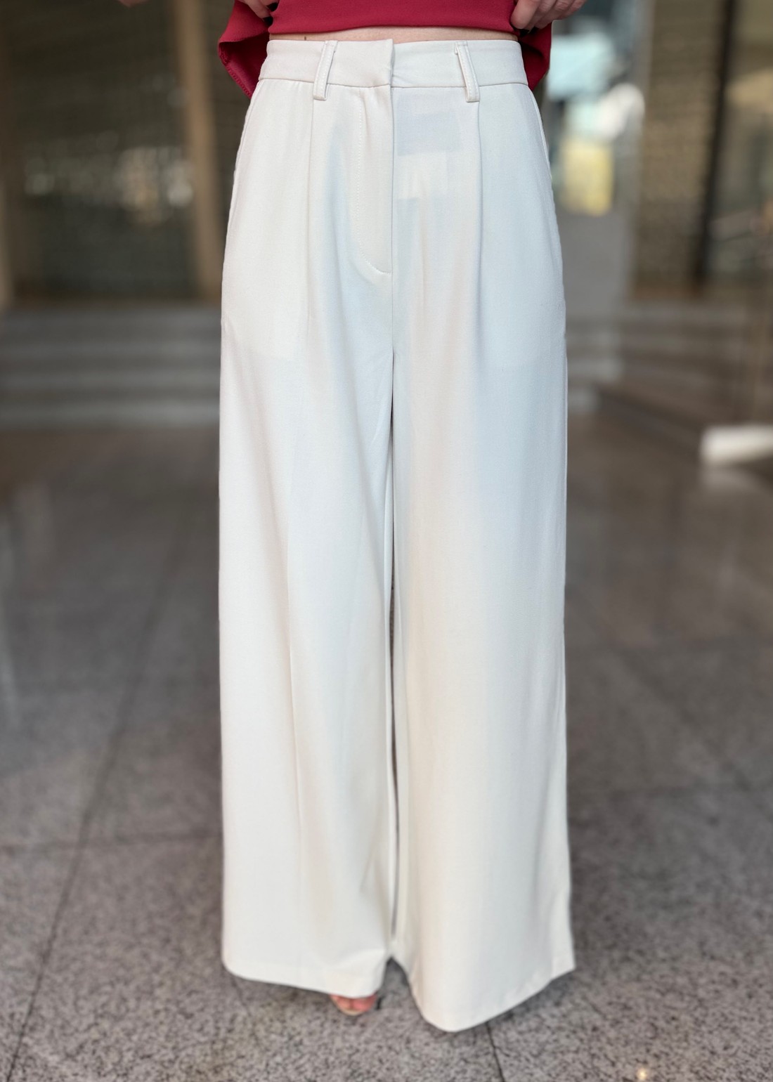 CALCA PANTALONA CINTURA ALTA BEGE LANÇA PERFUME CALCA PANTALONA CINTURA ALTA BEGE LANÇA PERFUME